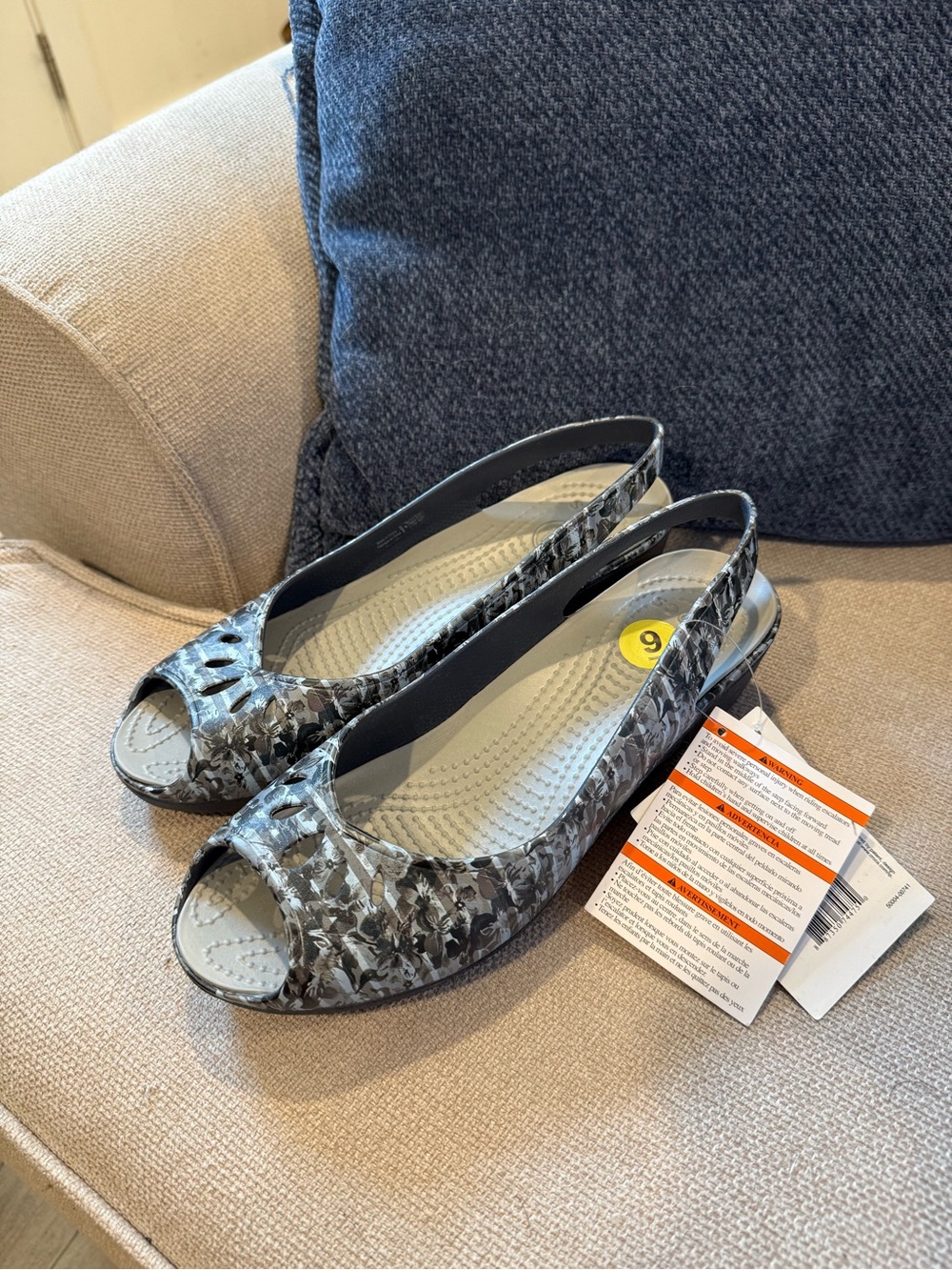 Crocs Isabella Graphic Slingback Flats Gray Floral Peep Toe Sandals NWT Size 9